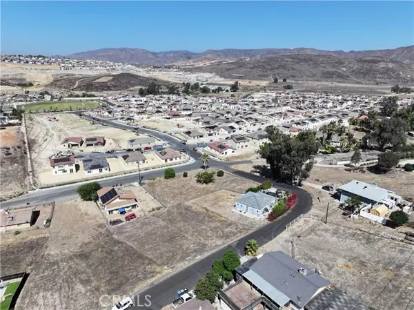 Lake Elsinore, CA 92530,0 Swan