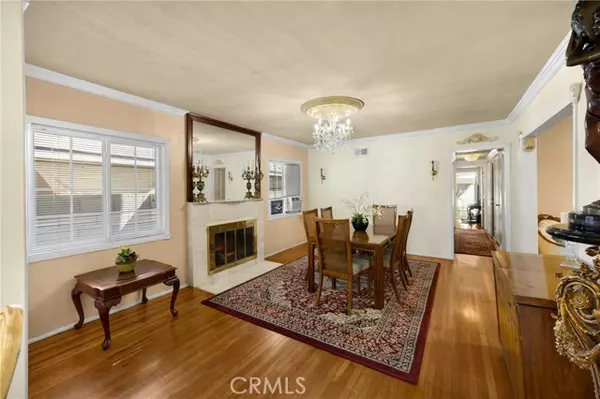Santa Ana, CA 92701,412 E Camile ST