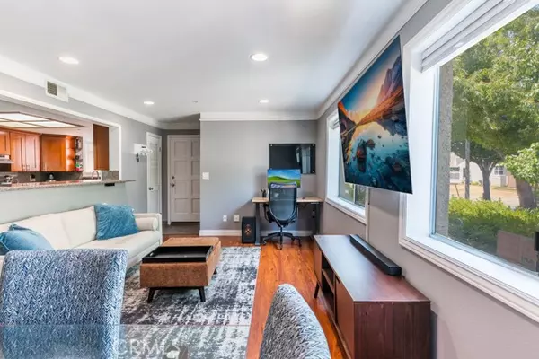 Glendale, CA 91204,110 W Maple 2