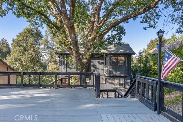 290 Davos DR, Crestline, CA 92325