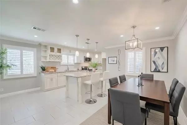 Burbank, CA 91505,1444 N N. Clybourn