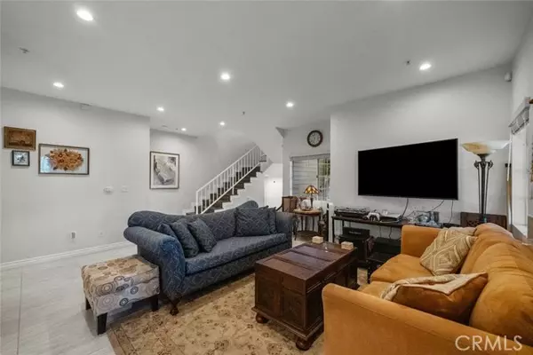 Glendale, CA 91201,1245 Grandview AVE 4