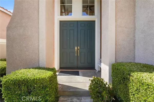 Newhall, CA 91321,23703 Oak CIR