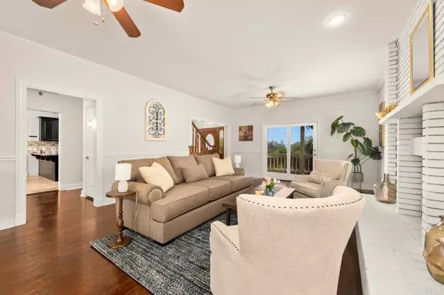 206 Lento LN, El Cajon, CA 92021