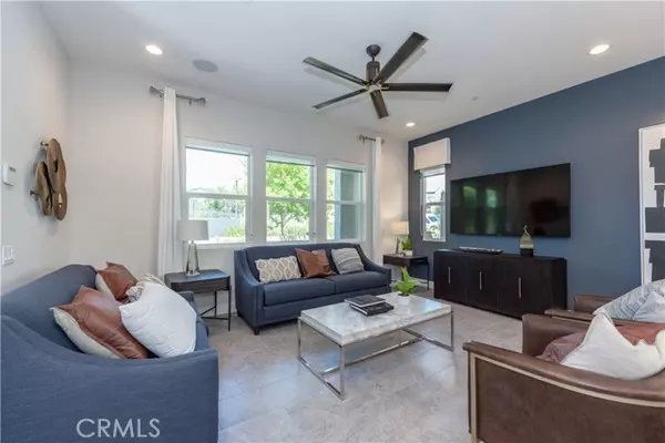Irvine, CA 92618,255 Sawbuck
