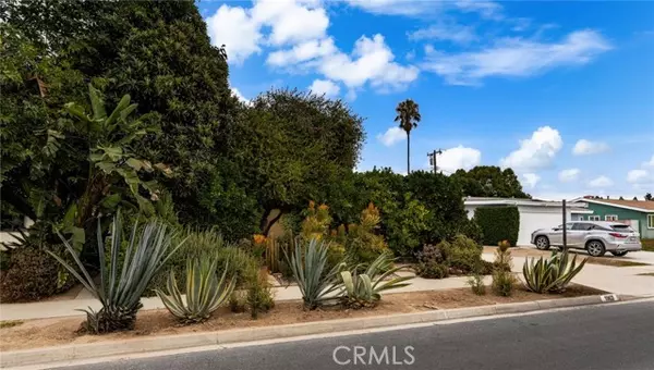 La Verne, CA 91750,1963 10th ST