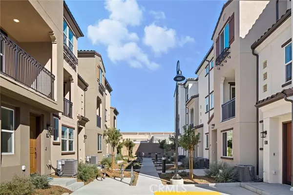 Anaheim, CA 92804,2211 W Orange