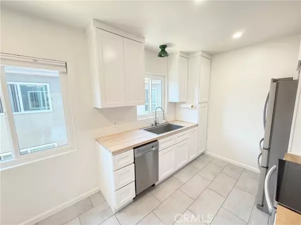 Glendale, CA 91202,1126 N Central AVE 303