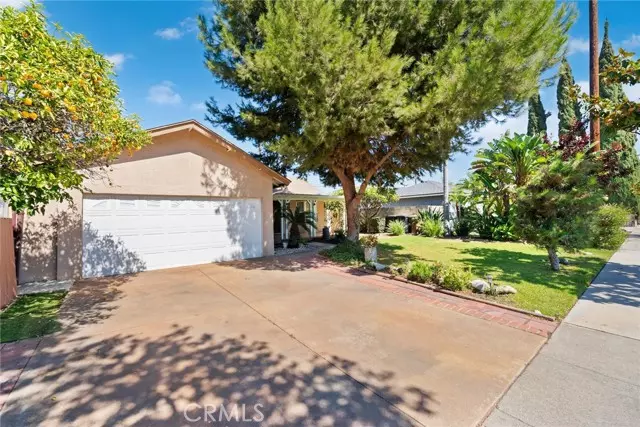 1425 W Woodcrest AVE, Fullerton, CA 92833