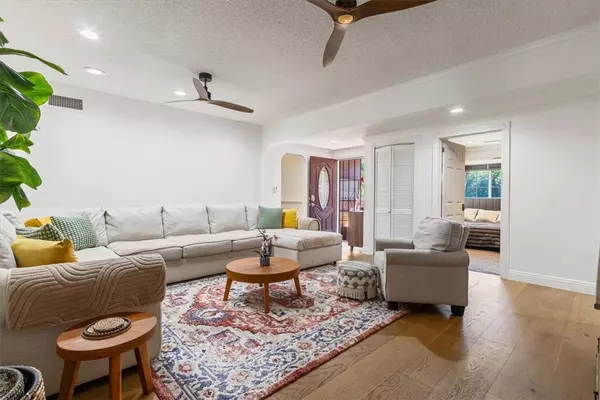 Granada Hills, CA 91344,15657 15657 Devonshire