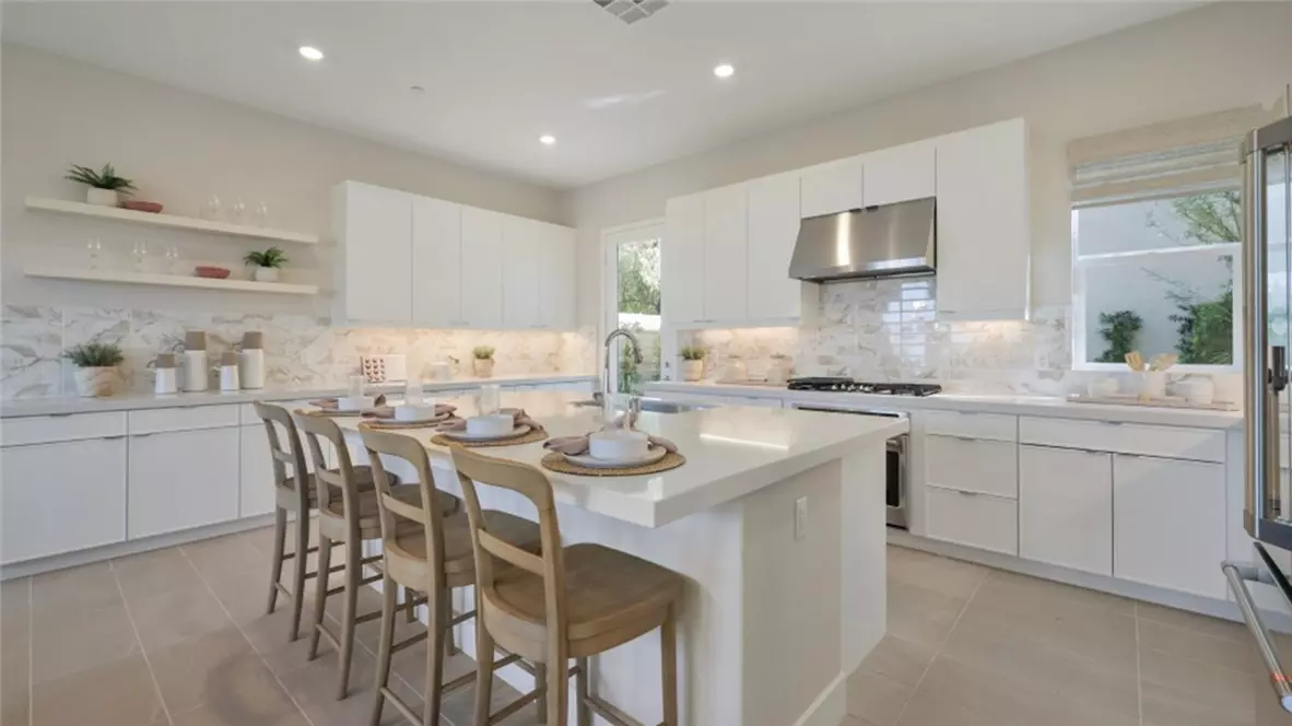 Irvine, CA 92618,446 Loon