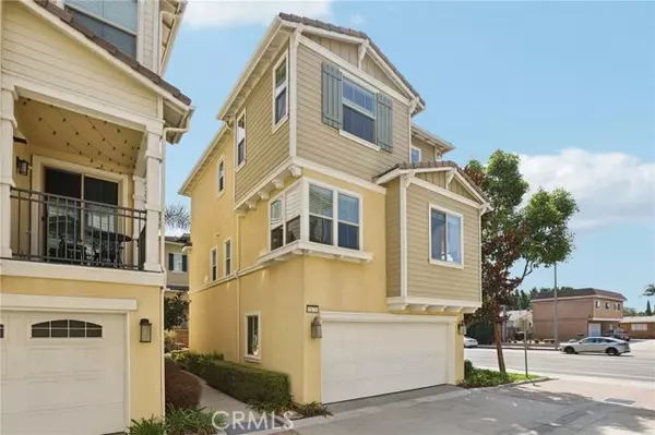 2173 Harmony WAY, Costa Mesa, CA 92627