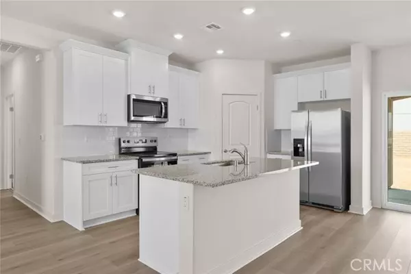 Apple Valley, CA 92307,14873 Desert Lily