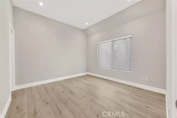 Glendale, CA 91201,1055 Allen