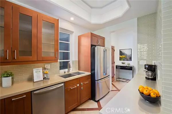 Los Angeles, CA 90069,8655 Hillside AVE