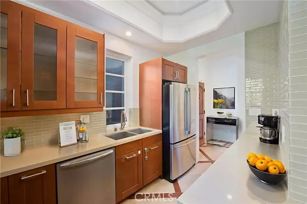 Los Angeles, CA 90069,8655 Hillside AVE