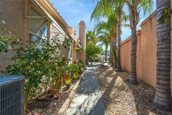 San Jacinto, CA 92583,752 Torino