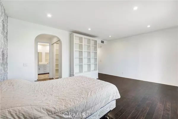 Encino, CA 91316,4949 Genesta 412A