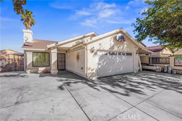 2527 Garnet LN, Lancaster, CA 93535