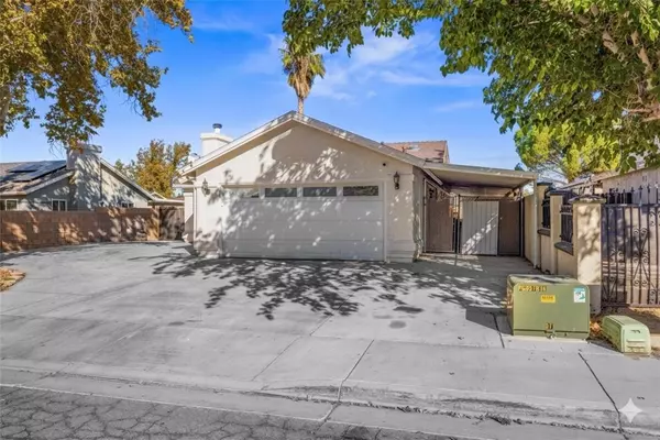 Lancaster, CA 93535,2527 Garnet LN