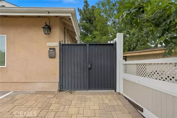 Granada Hills, CA 91344,11642 Gothic AVE