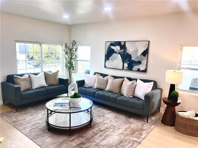 Montebello, CA 90640,528 N Via Val Verde