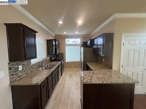 Hayward, CA 94545,1200 W Winton 145