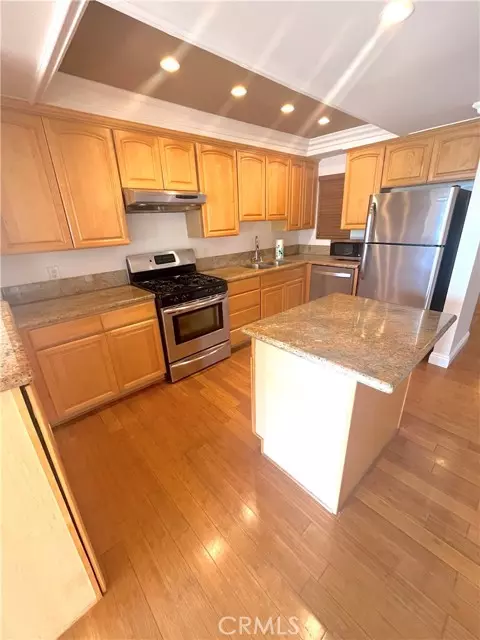 Laguna Beach, CA 92651,100 Cliff DR 15