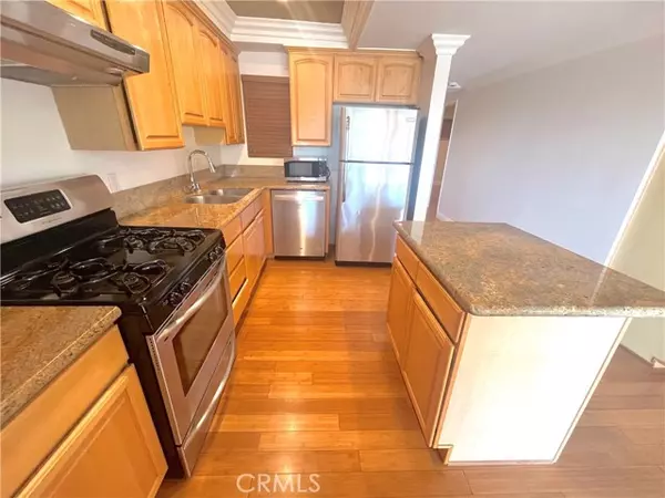 Laguna Beach, CA 92651,100 Cliff DR 15