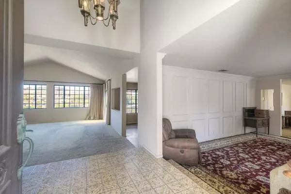 Escondido, CA 92027,1054 Landavo Rancho