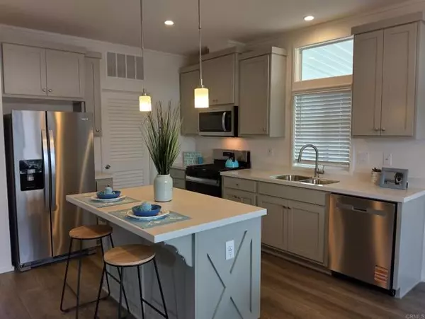 718 SYCAMORE AVE 195, Vista, CA 92083