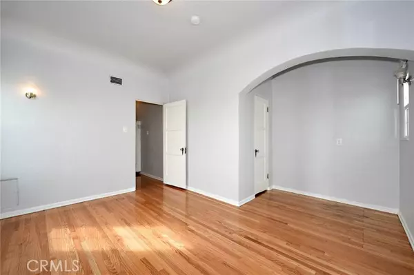 1250 N Mariposa, Hollywood, CA 90029