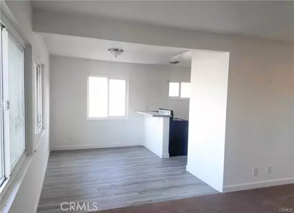 Santa Ana, CA 92707,2516 2516 S Rosewood