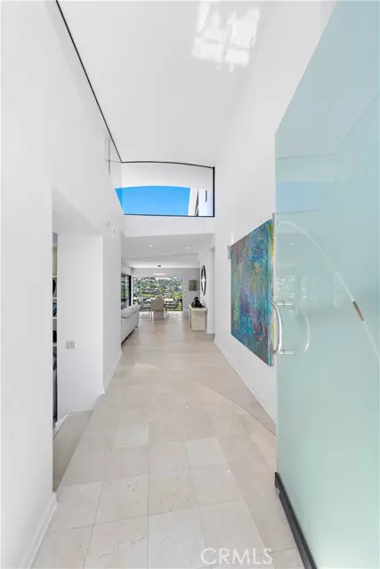 Laguna Beach, CA 92651,940 Summit DR