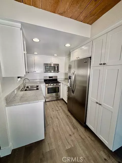 Laguna Beach, CA 92651,280 Aster ST 4