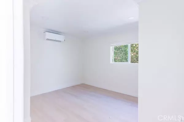 West Hollywood, CA 90048,128 S Harper Ave 130 (1/2)