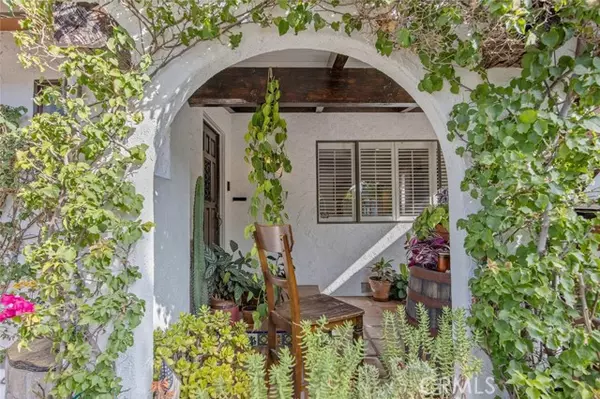 Toluca Lake, CA 91602,10441 Bloomfield