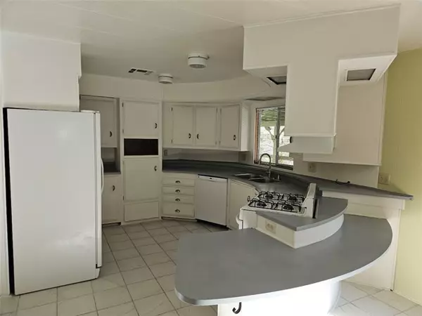 CA 93222,16705 Aleutian DR