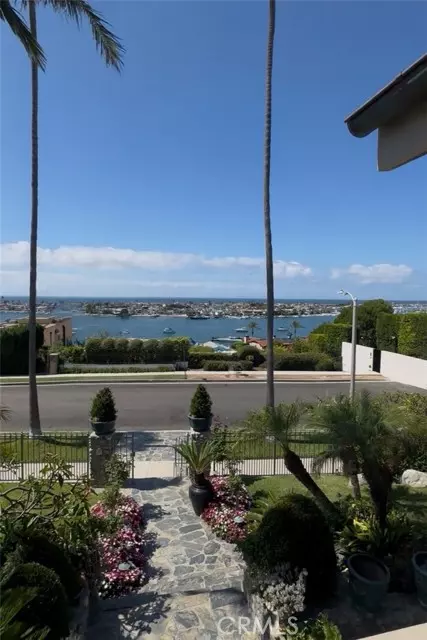 Corona Del Mar, CA 92625,2200 Pacific DR