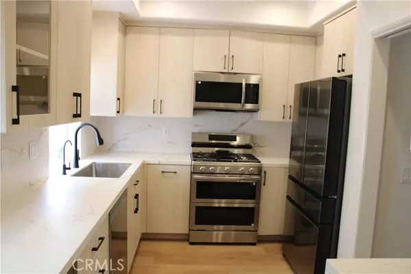 Encino, CA 91436,5145 Yarmouth