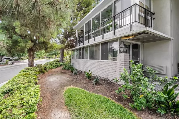 2277 W Via Mariposa B, Laguna Woods, CA 92637