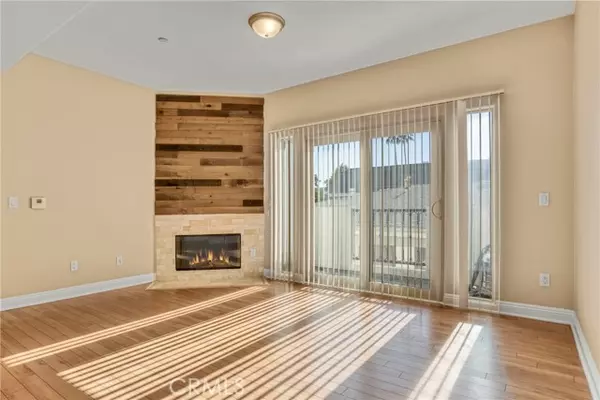 Studio City, CA 91406,12916 MOORPARK ST 104