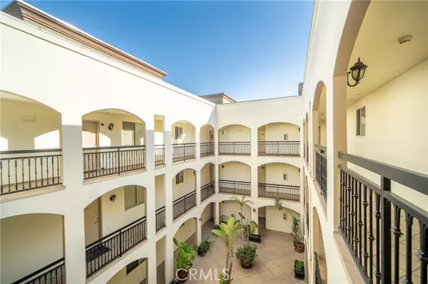 12916 MOORPARK ST 104, Studio City, CA 91406