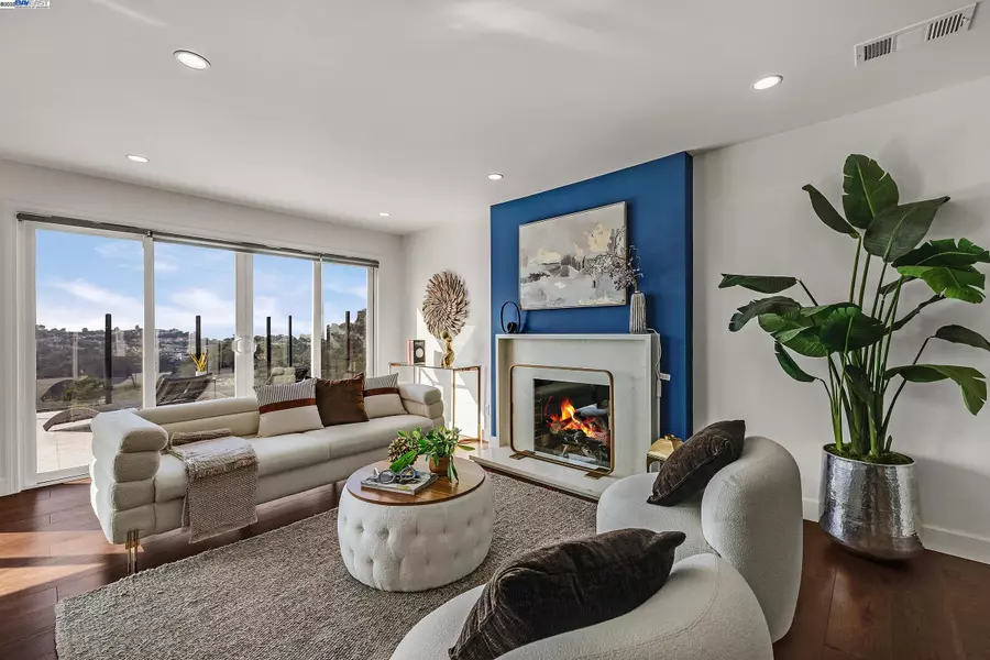 105 Skyview WAY, San Francisco, CA 94131