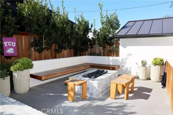 Newport Beach, CA 92663,333 Holmwood DR