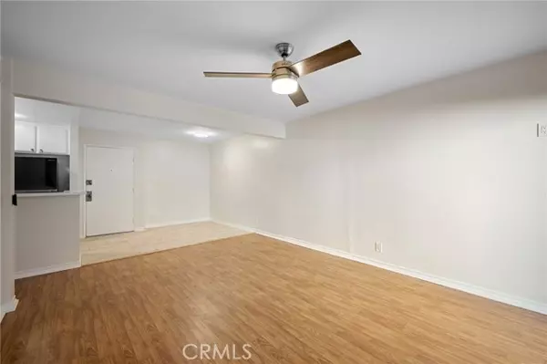 Van Nuys, CA 91406,15425 Sherman 107A