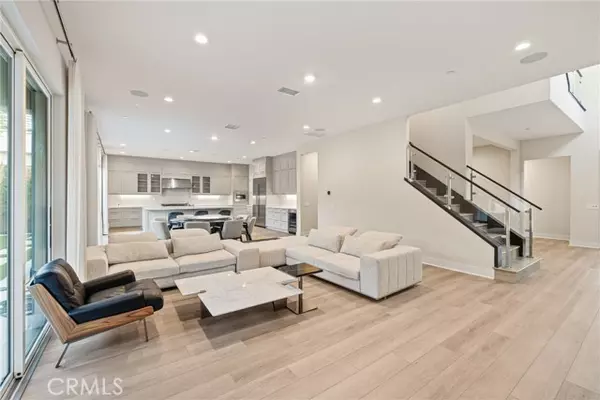 Montebello, CA 90640,185 Orchid CT