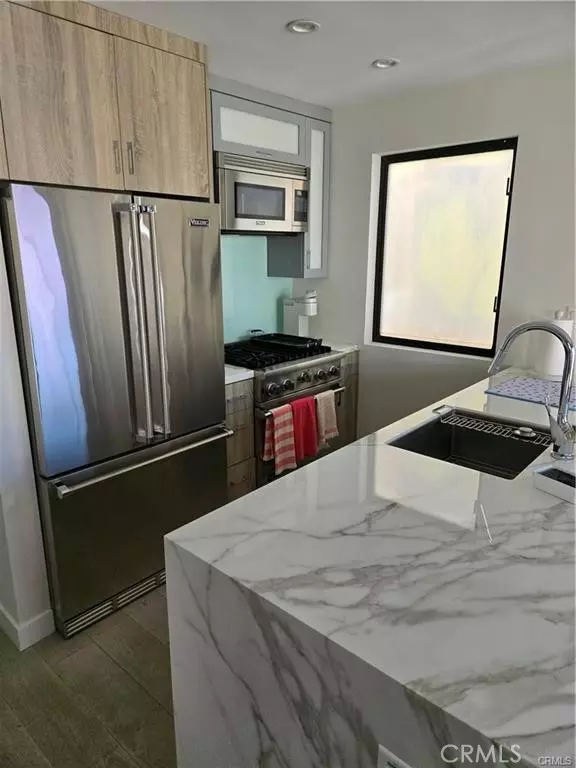 Manhattan Beach, CA 90266,118 Kelp A