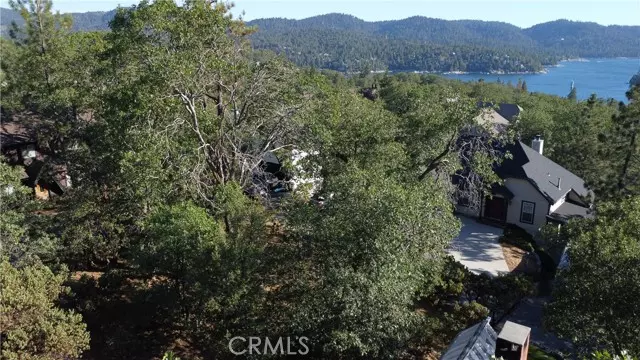 1248 Glacier DR, Lake Arrowhead, CA 92352