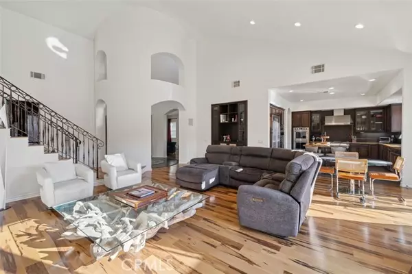 9651 Sagebrush AVE, Chatsworth, CA 91311